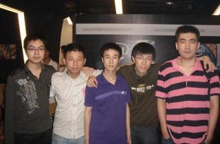 《Dota》名将伍声2009在微博宣布晋升为父亲，感谢妻子葛小允和大家的祝福