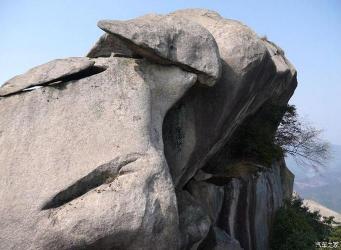 浮盖山：探秘峰奇石怪洞多寺古的旅游胜地