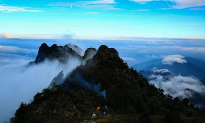 鸡冠山：自然奇观与人文景观的完美融合