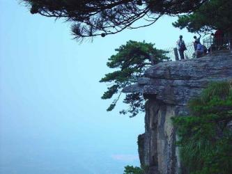 庐山在哪里：探寻江西的名山胜景