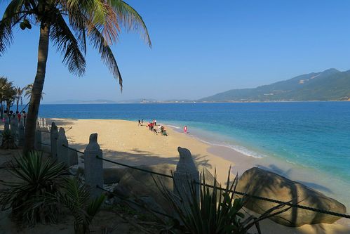 海南岛：十大著名岛屿的美景图片集锦