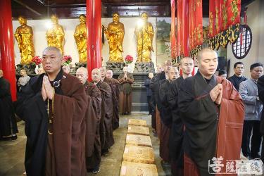 明学长老：灵岩山寺的佛教之光，弘扬净土法门的卓越贡献者