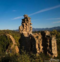 蟠龙：地势雄伟与无私精神的象征