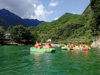 神龙峡漂流：一次与自然共舞的冒险之旅