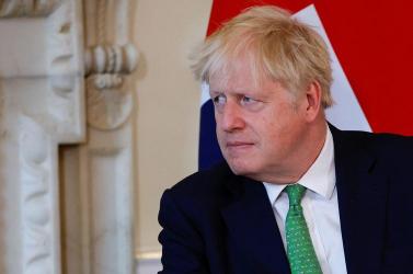 英国首相约翰逊：从牛津学霸到政治领袖的传奇之路